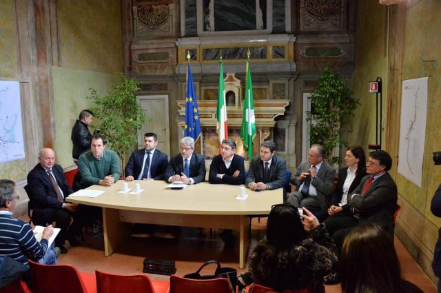 Presentazione dell'Agenzia TPL, con Assessore reg. Sorte, sindaco Del Bono e presidente della Provincia Mottinelli  18 03 15