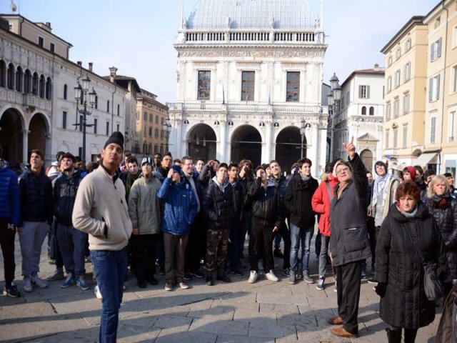 ITIS: I luoghi della Polis - in piazza Loggia (febbraio 2013)